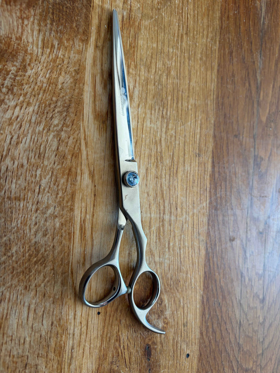 Used Groom Professional 7.5” straight scissor - Right Handed