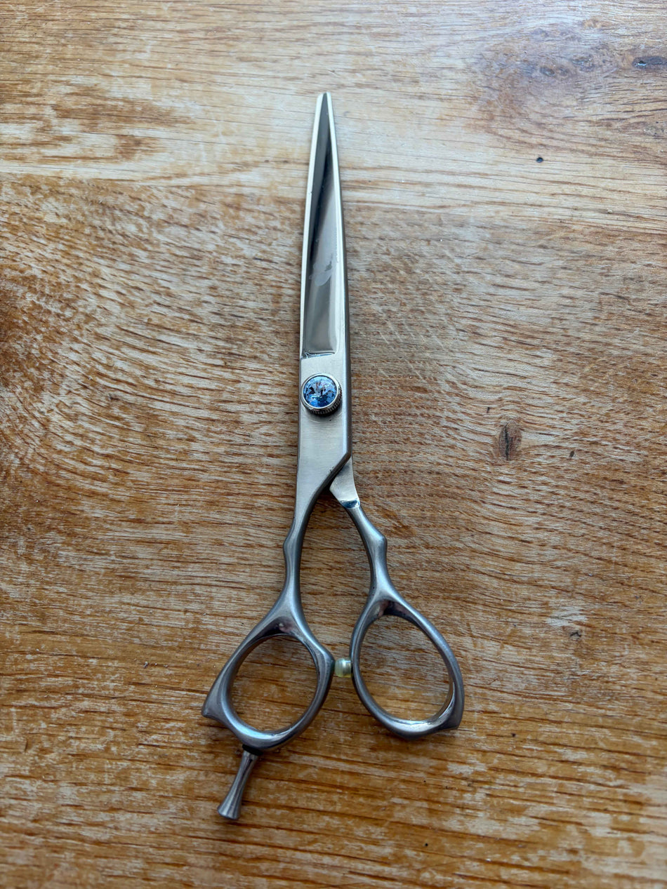 Used Groom Professional 7” straight scissor - Left hand