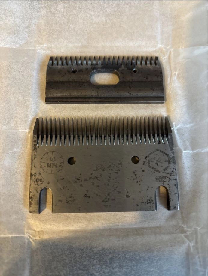 Used Liscop 102 medium Clipper Blades (1)