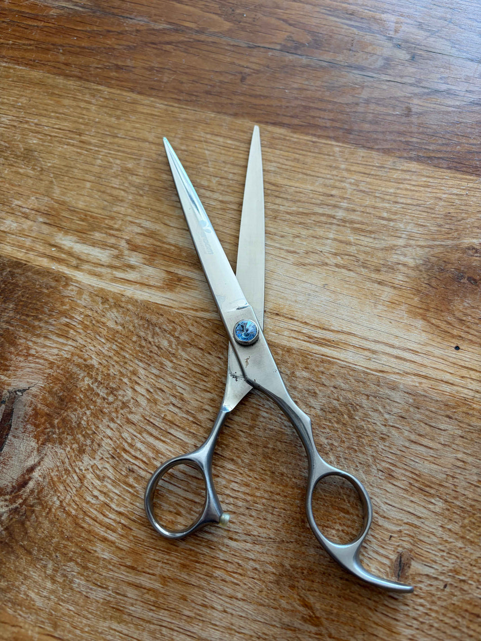 Used Groom Professional 7.5” straight scissor - Right Handed