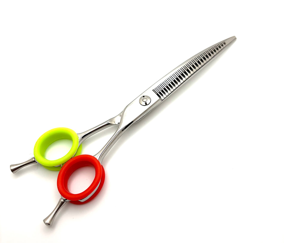 Akira Veil Hybrid 7” scissor with styling tip- Right Handed